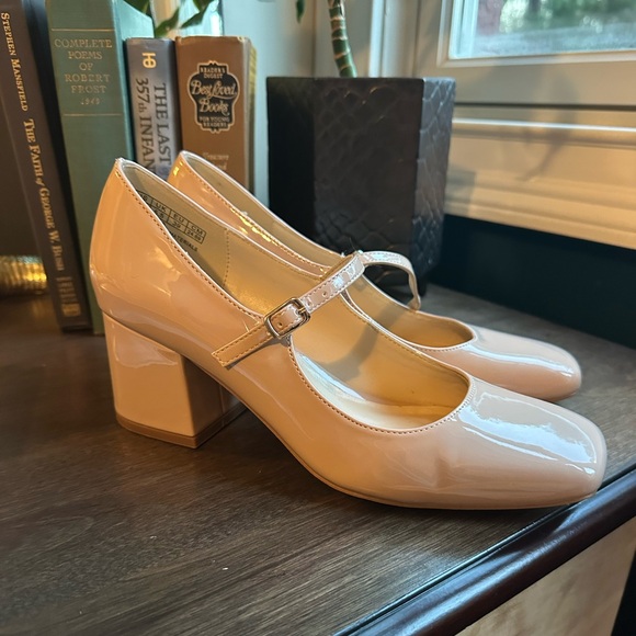 Elegant Beige Mary Jane Heels - Picture 3 of 11